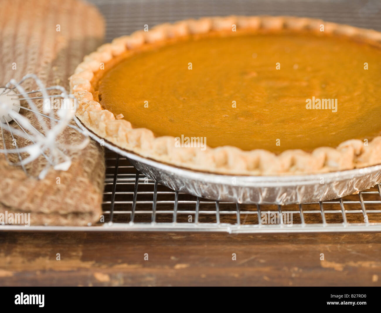 Pie cooling hi-res stock photography and images - Alamy