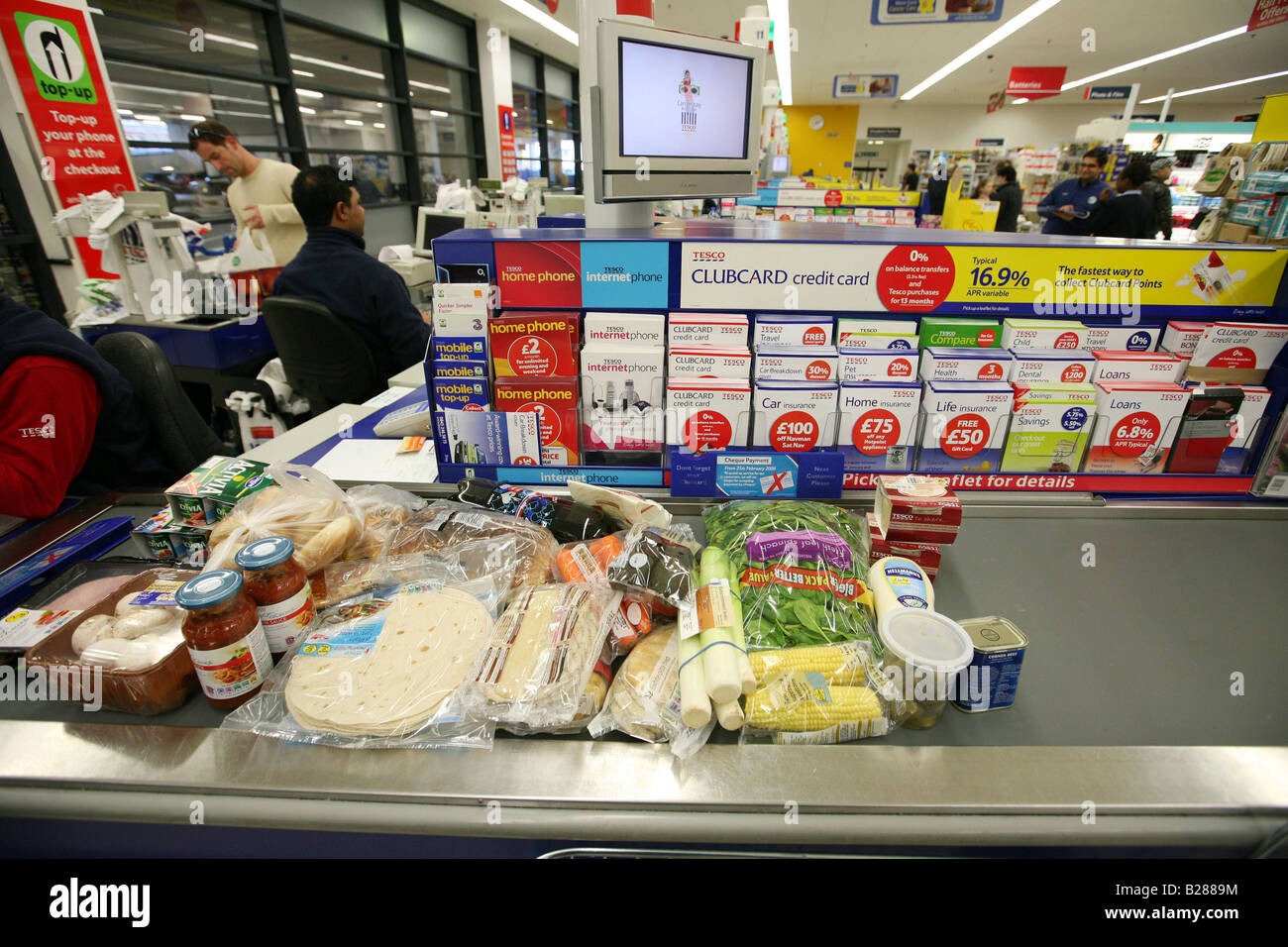 Food on the check out belt at a Tesco superstore in Central London 2008 Picture by Andrew Parsons Stock Photo