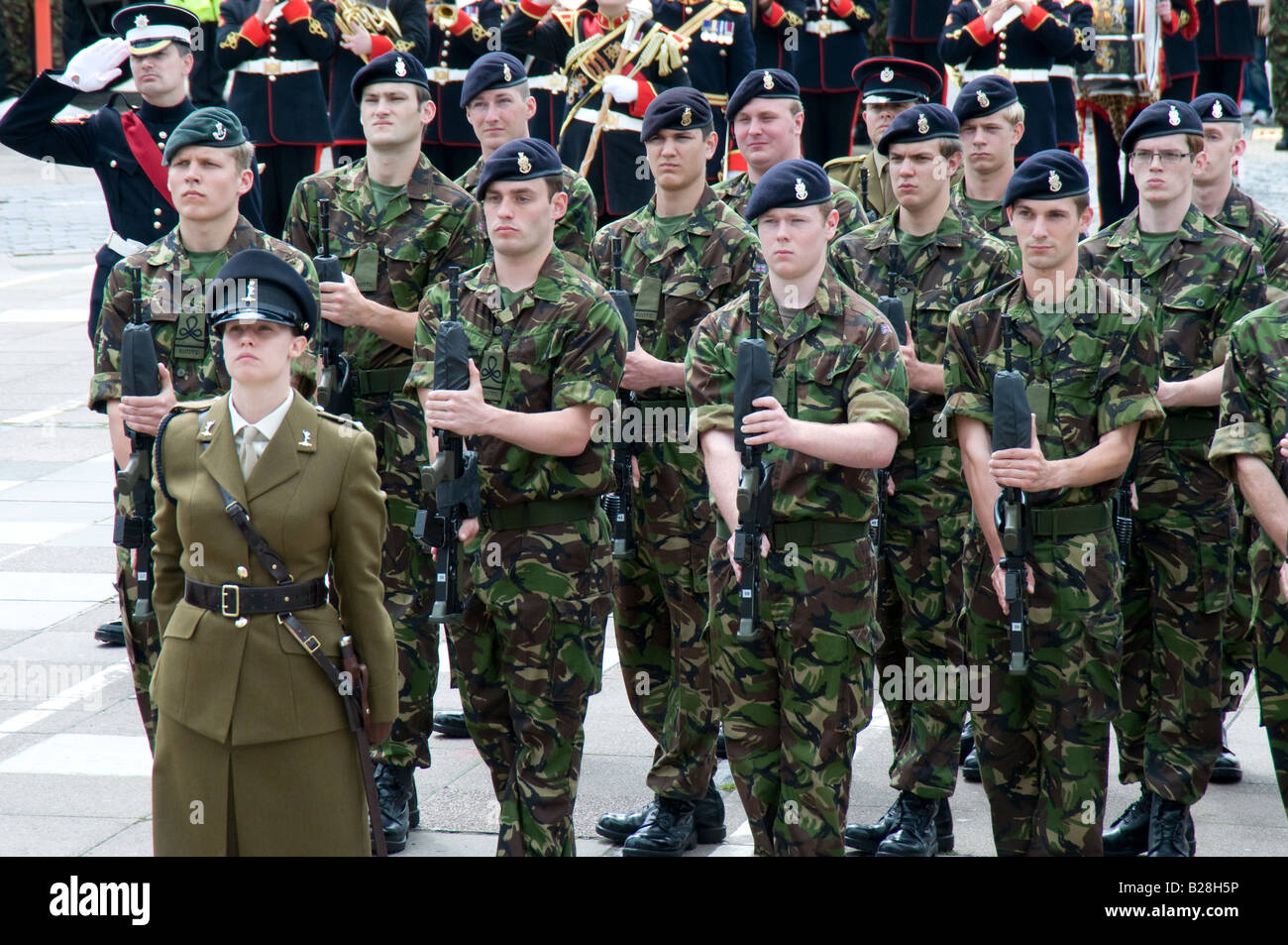 Members Of The British Territorial Army On Parade As They Receive The   Members Of The British Territorial Army On Parade As They Receive B28H5P 