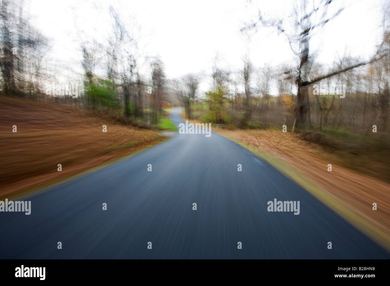 Country road perspective hi-res stock photography and images - Alamy