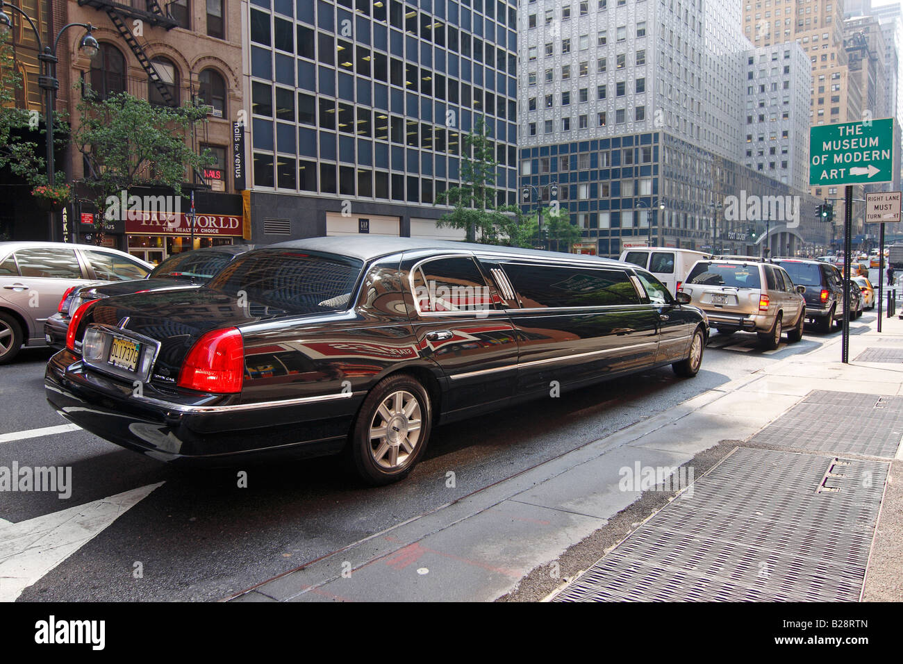 black-limousine-in-the-streets-of-manhattan-new-york-city-usa-B28RTN.jpg
