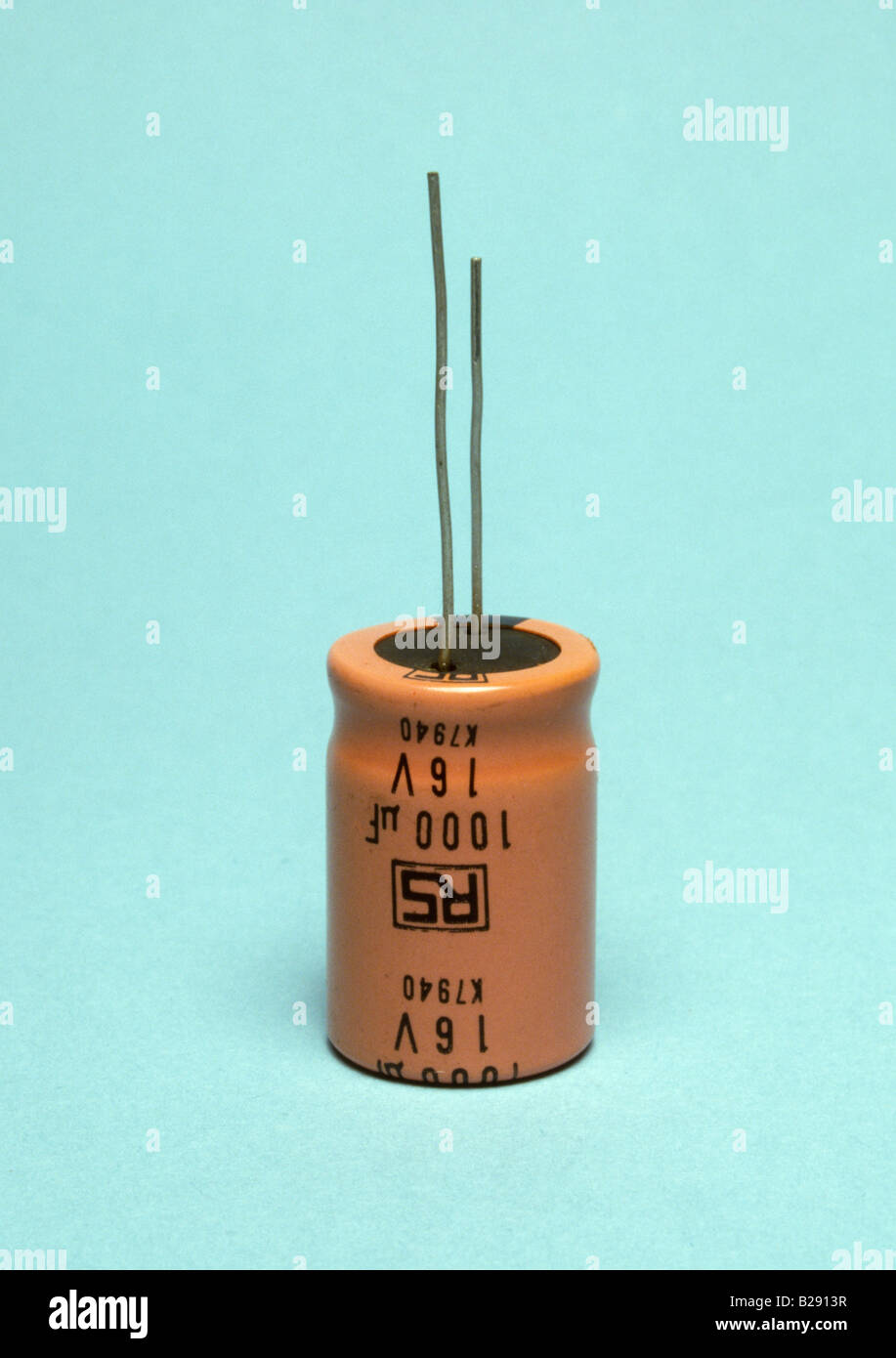 electrolytic capacitor 1000 microfarad μF Stock Photo Alamy