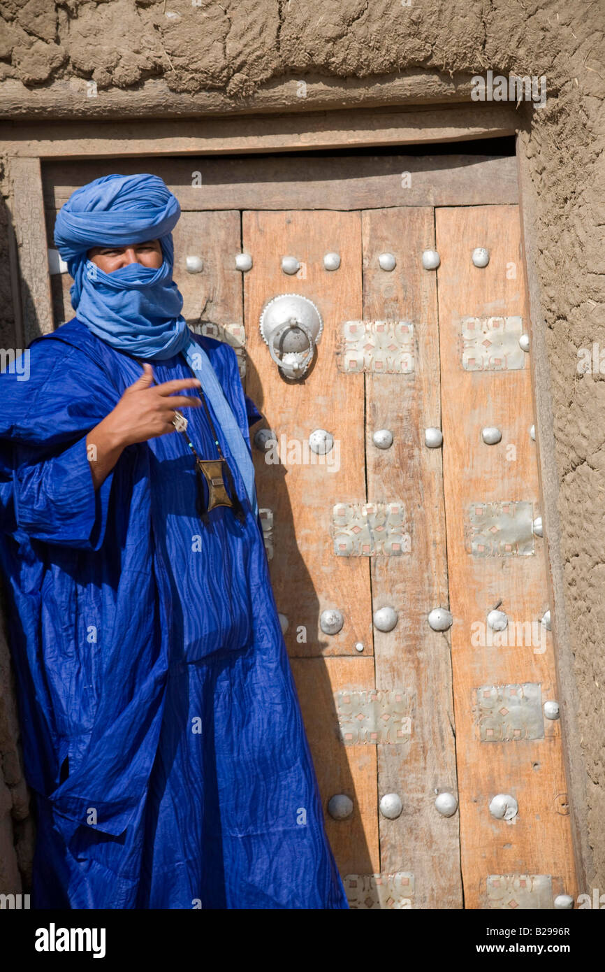 Timbuktu Local Guide in Tuareg Costume Mali Stock Photo - Alamy