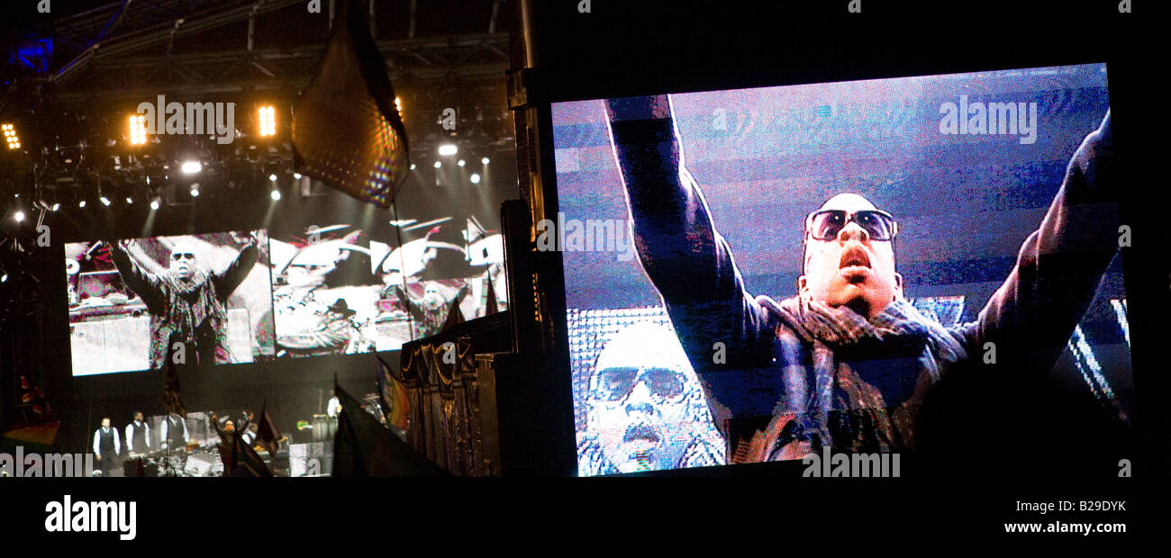 JayZ acknowledges the Glastonbury Festival crowd Stock Photo Alamy