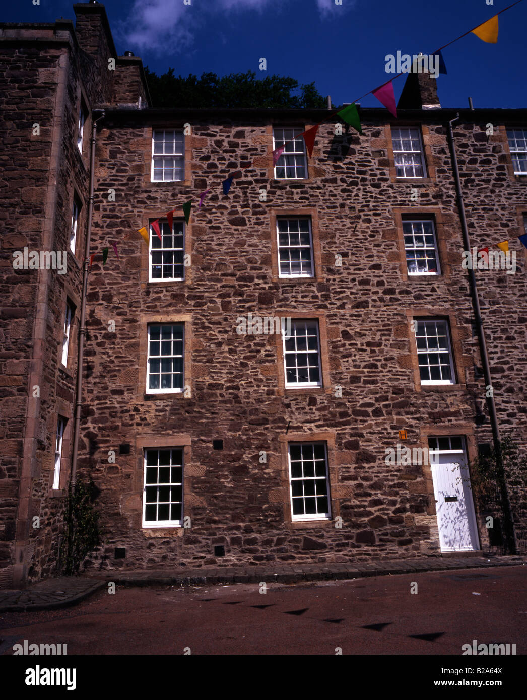 Mill workers housing at New Lanark, founded by Robert Owen, Lanarkshire Scotland Stock Photo Alamy