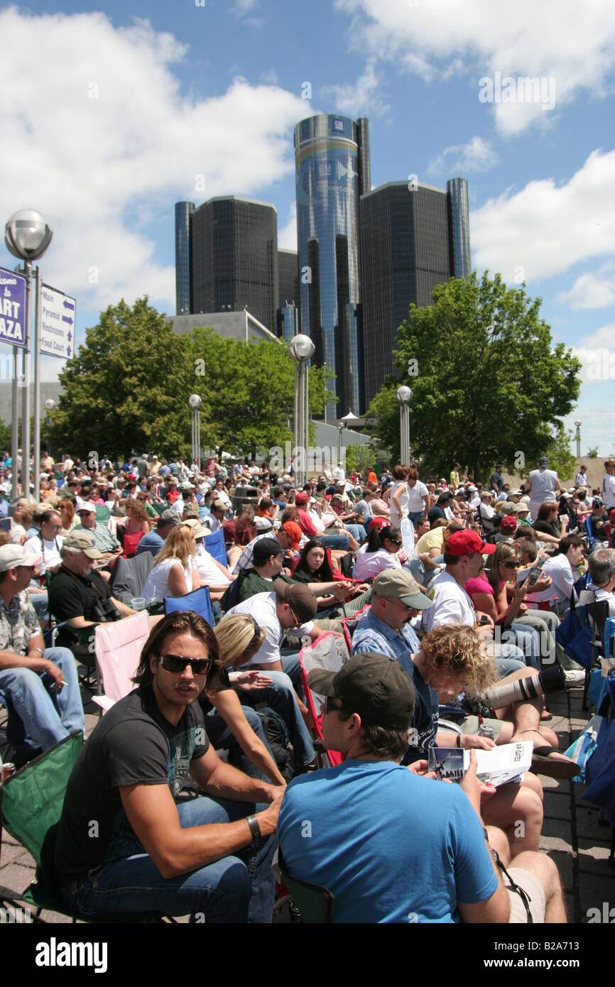 A crowd gathered along the Detroit River near Hart Plaza for the 2008 Red Bull Air Race World Series. Stock Photo
