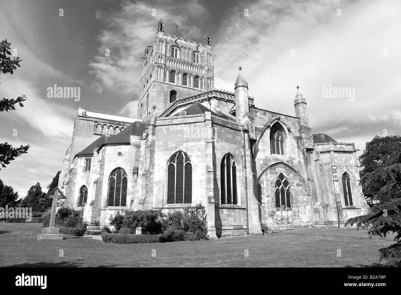 Tewkesbury's 12th century classic medieval Abbey Stock Photo Alamy