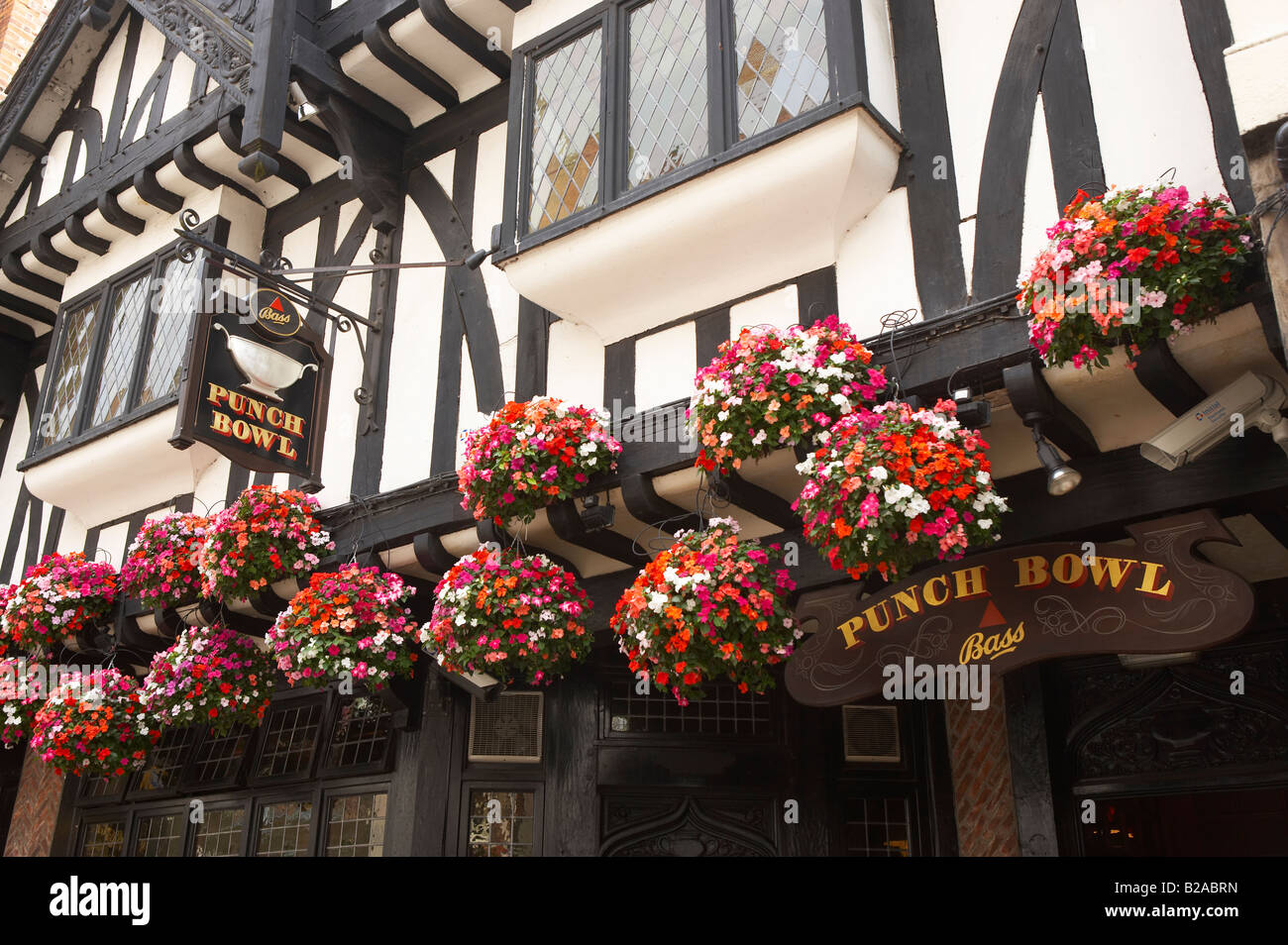 Punch bowl pub hires stock photography and images Alamy