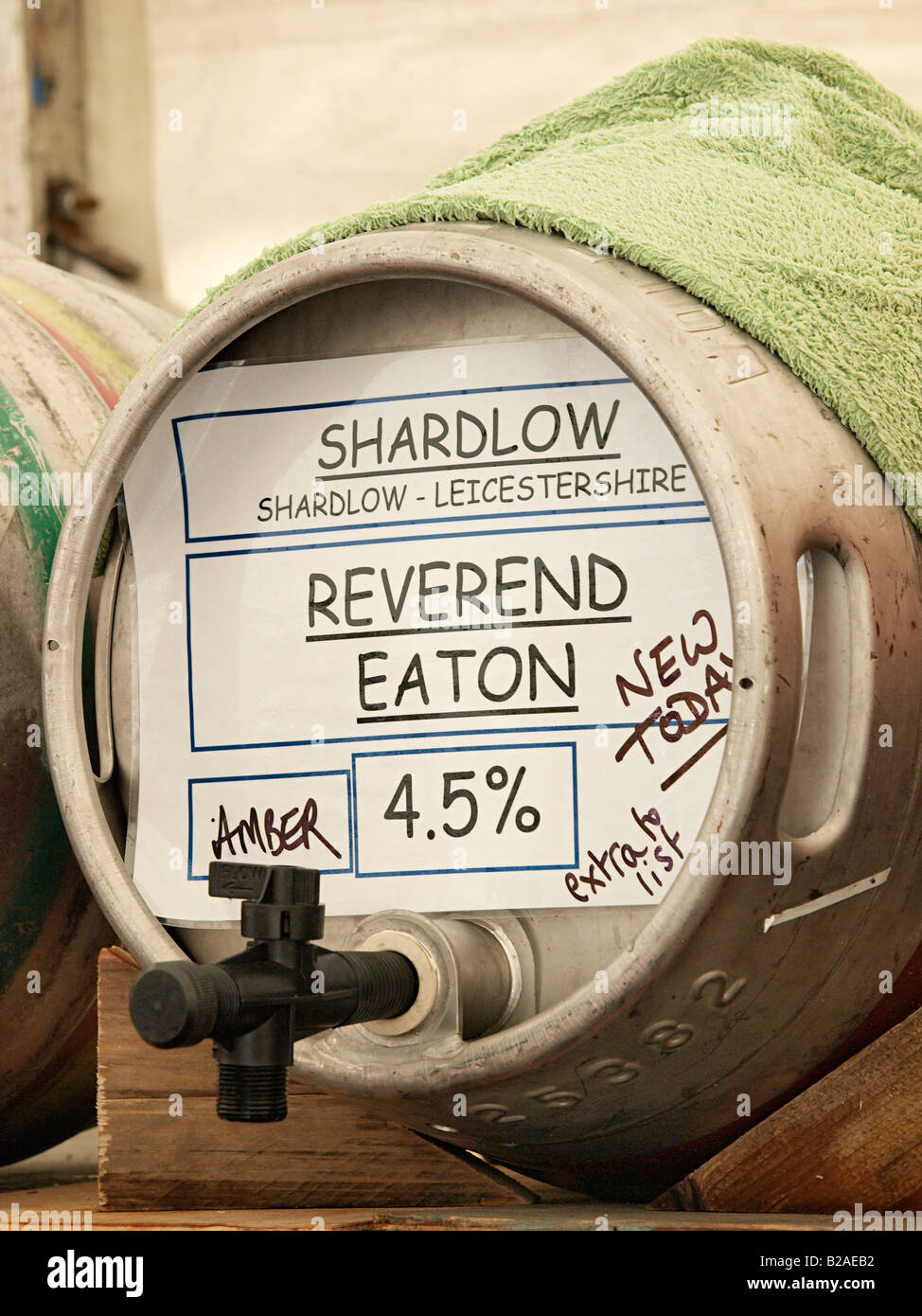 RACKED BARREL OF REVEREND EATON BITTER BEER FROM SHARDLOW BREWERY, AT  BEER FESTIVAL AT SHERINGHAM NORTH NORFOLK ENGLAND UK Stock Photo