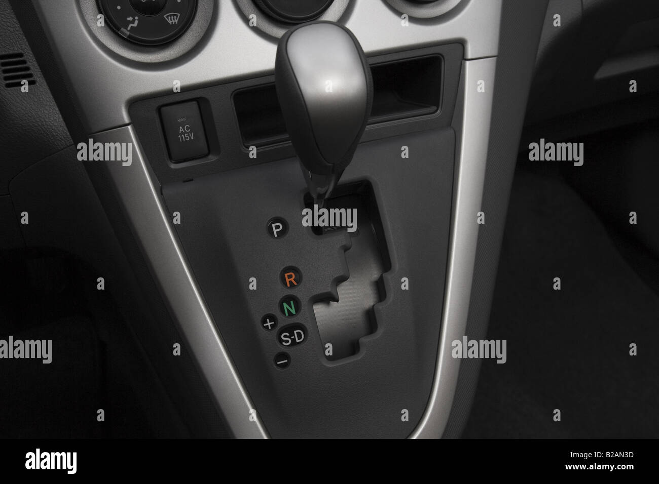 2009 Pontiac Vibe 2.4L in Black Gear shifter/center console Stock