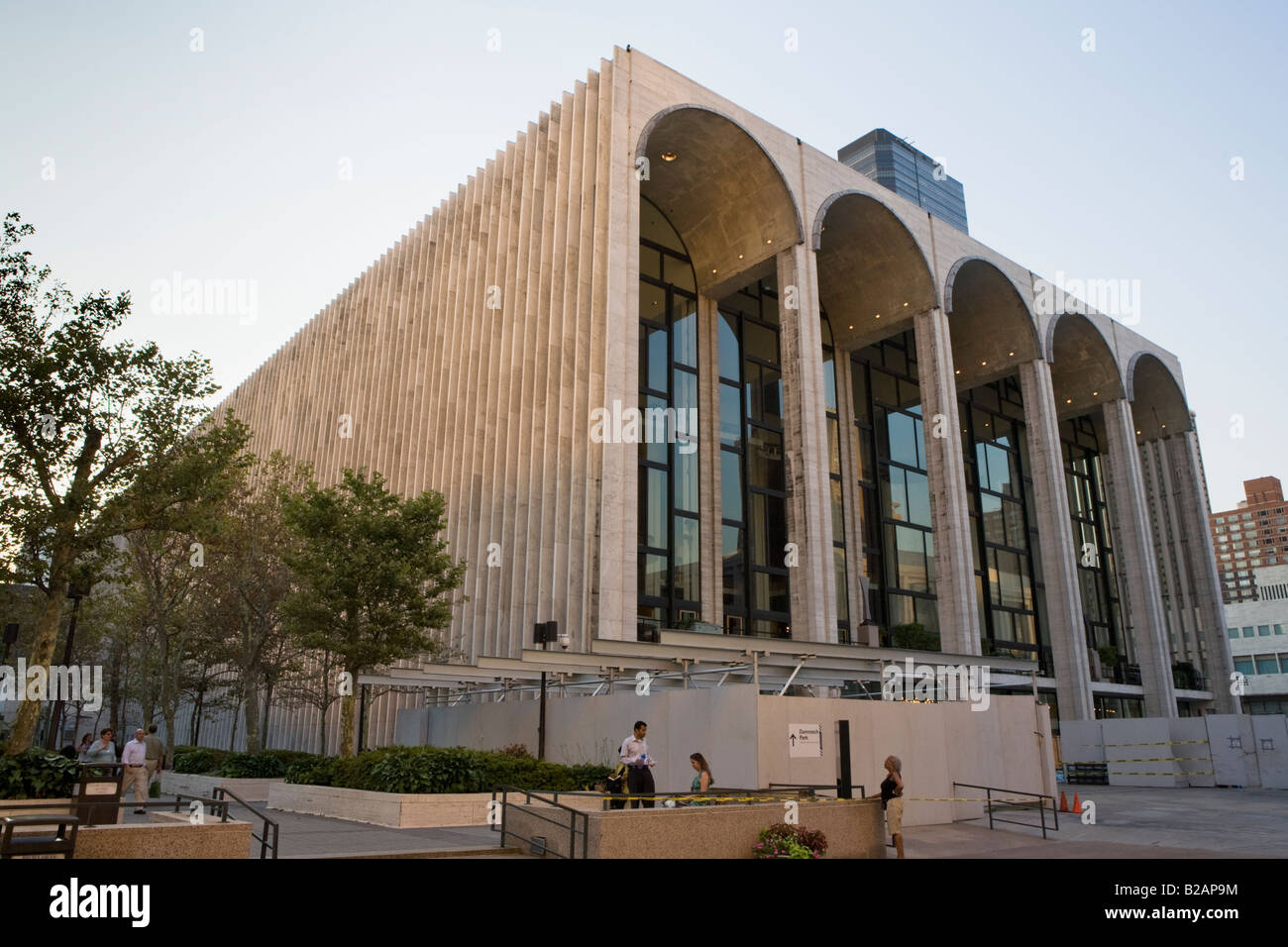 Metropolitan Opera House Lincoln Center New York City Stock Photo Alamy