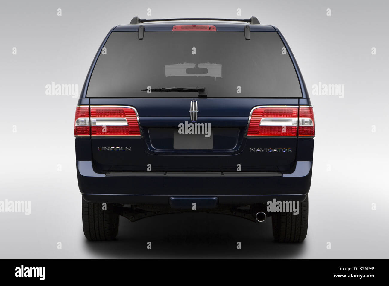 Navigator 2008 Rear Low l hi-res stock photography and images - Alamy