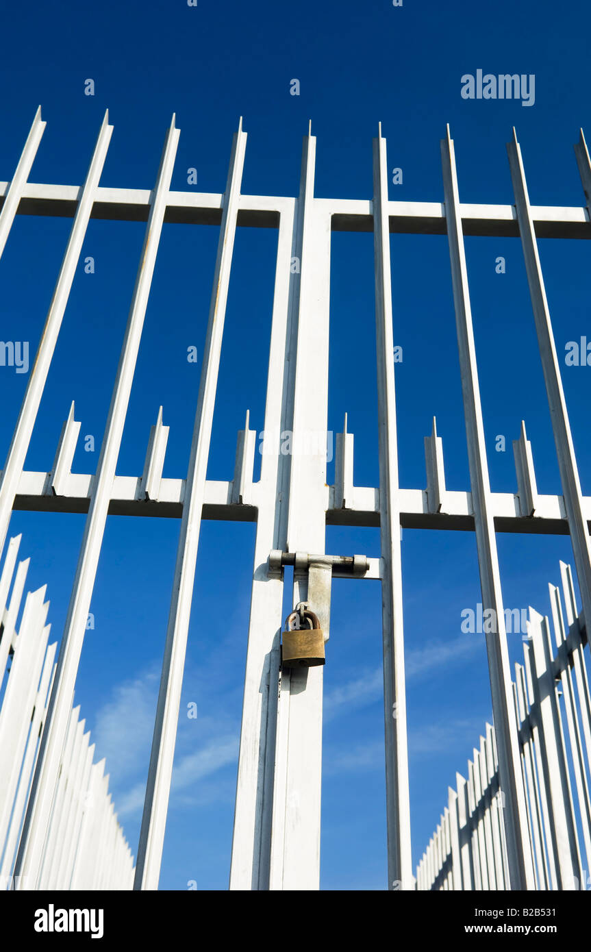 Keep gate closed hires stock photography and images Alamy