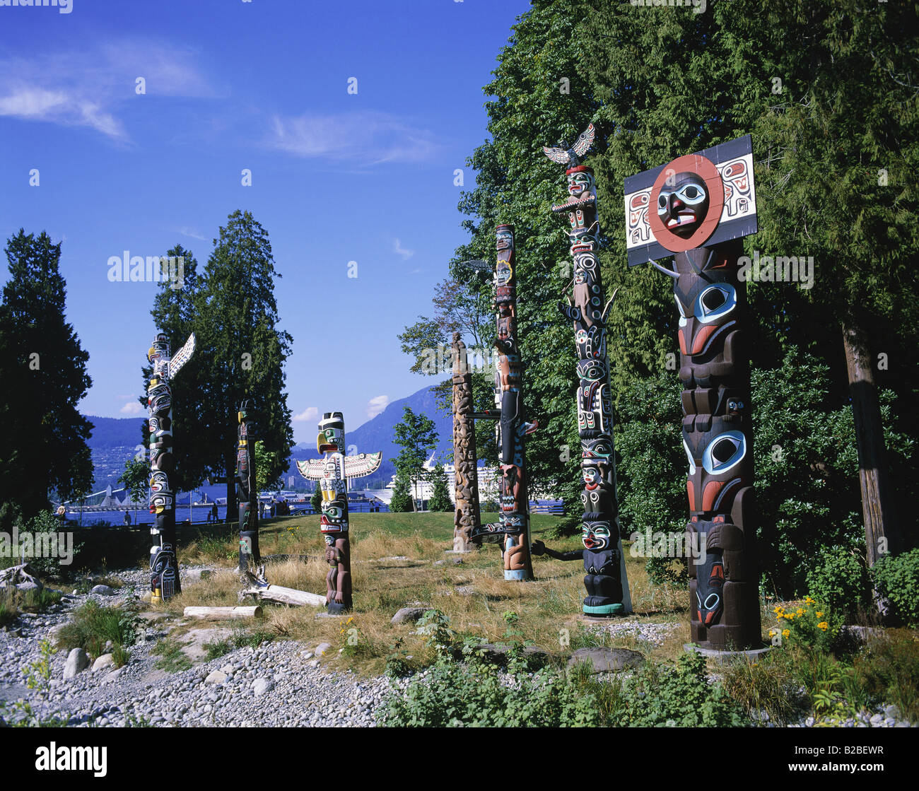 Totem poles hi-res stock photography and images - Alamy