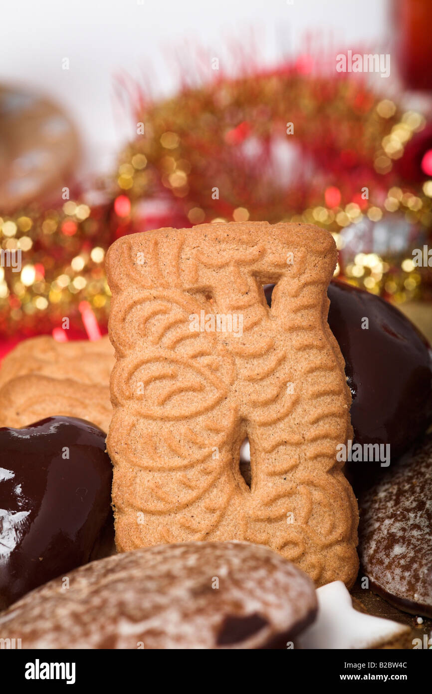 Spekulatius and other christmas cookies Stock Photo Alamy