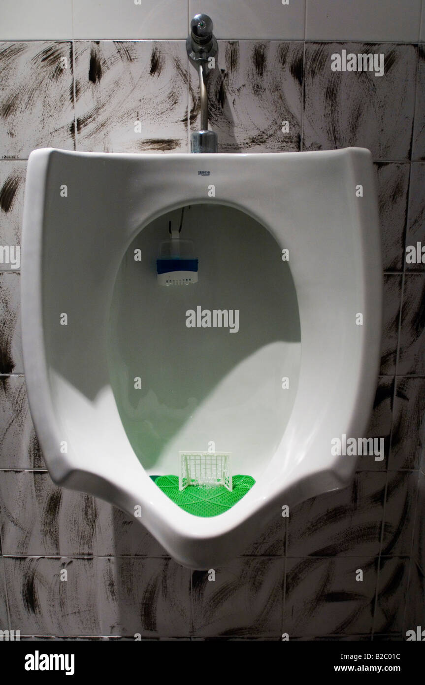 Urinal painted hires stock photography and images Alamy