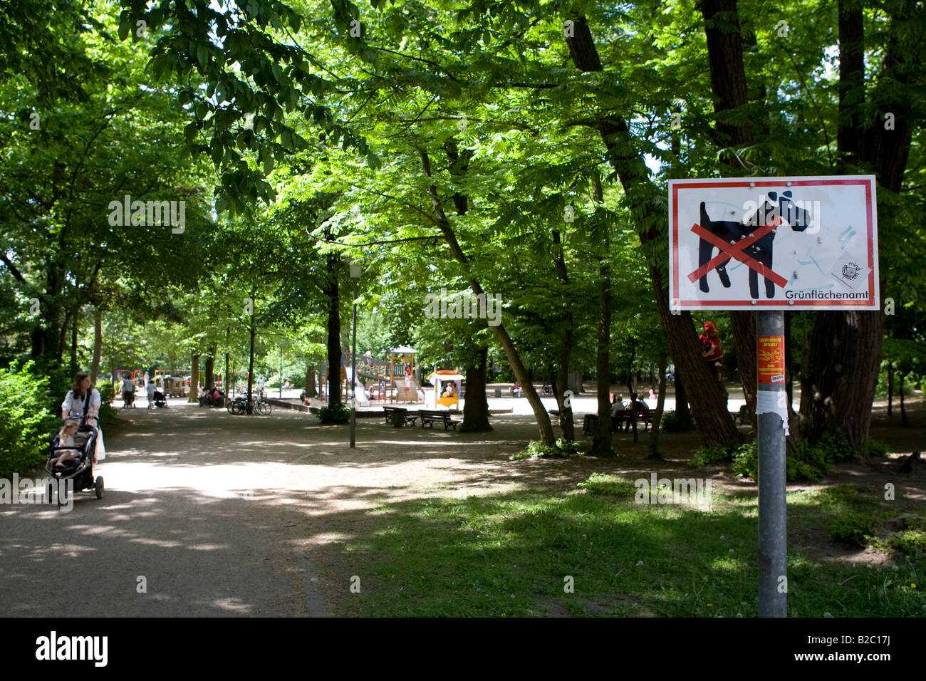 Dogs forbidden in the Holzhausen Park, Frankfurt, Hesse, Germany
