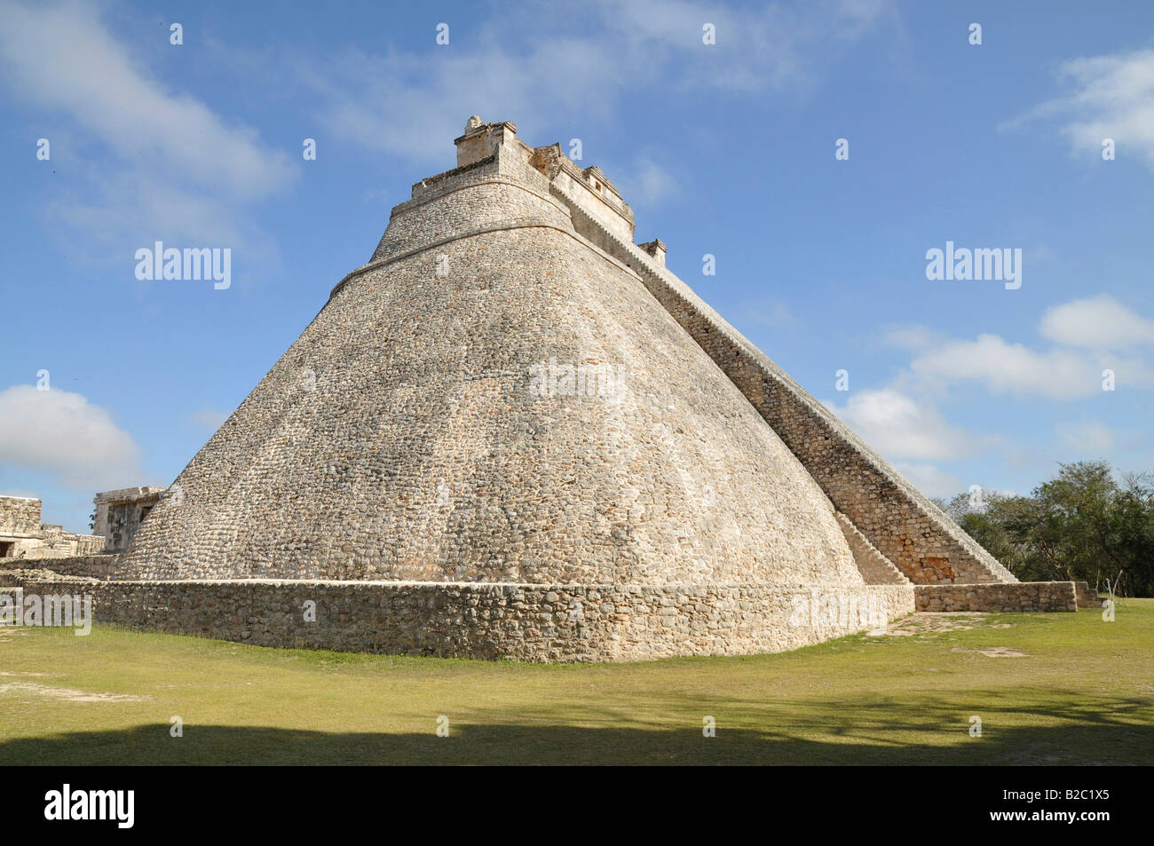 The Adivino or Pyramid of the Magician, Mayan excavation site, Uxmal, Yucatan, Mexico, Central America Stock Photo