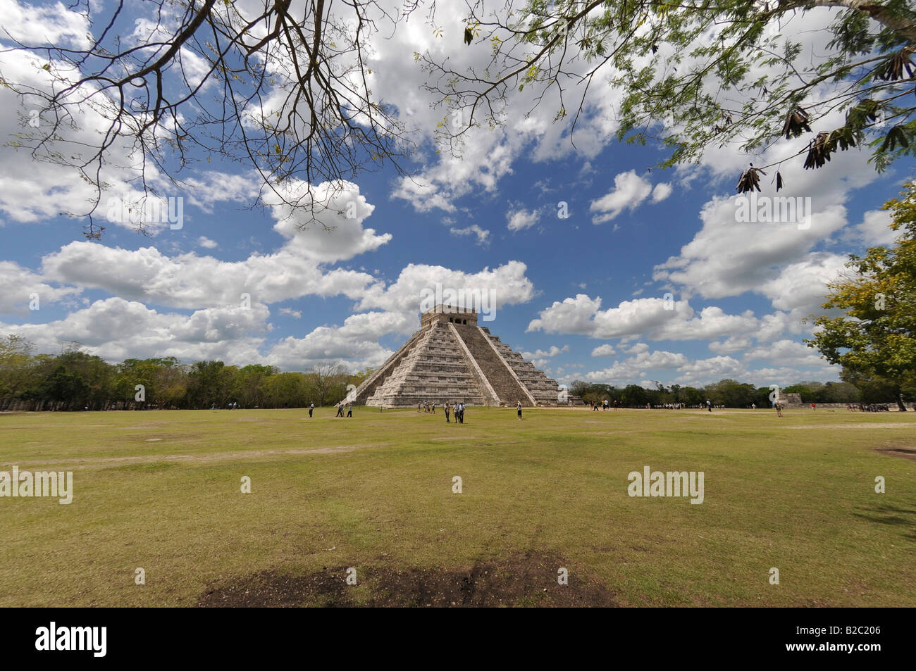 Temple of Kukulkan Pyramid, Zona Nord, Chichen-itza, new wonder of the world, Mayan and Toltec archaeological excavation, Yucat Stock Photo