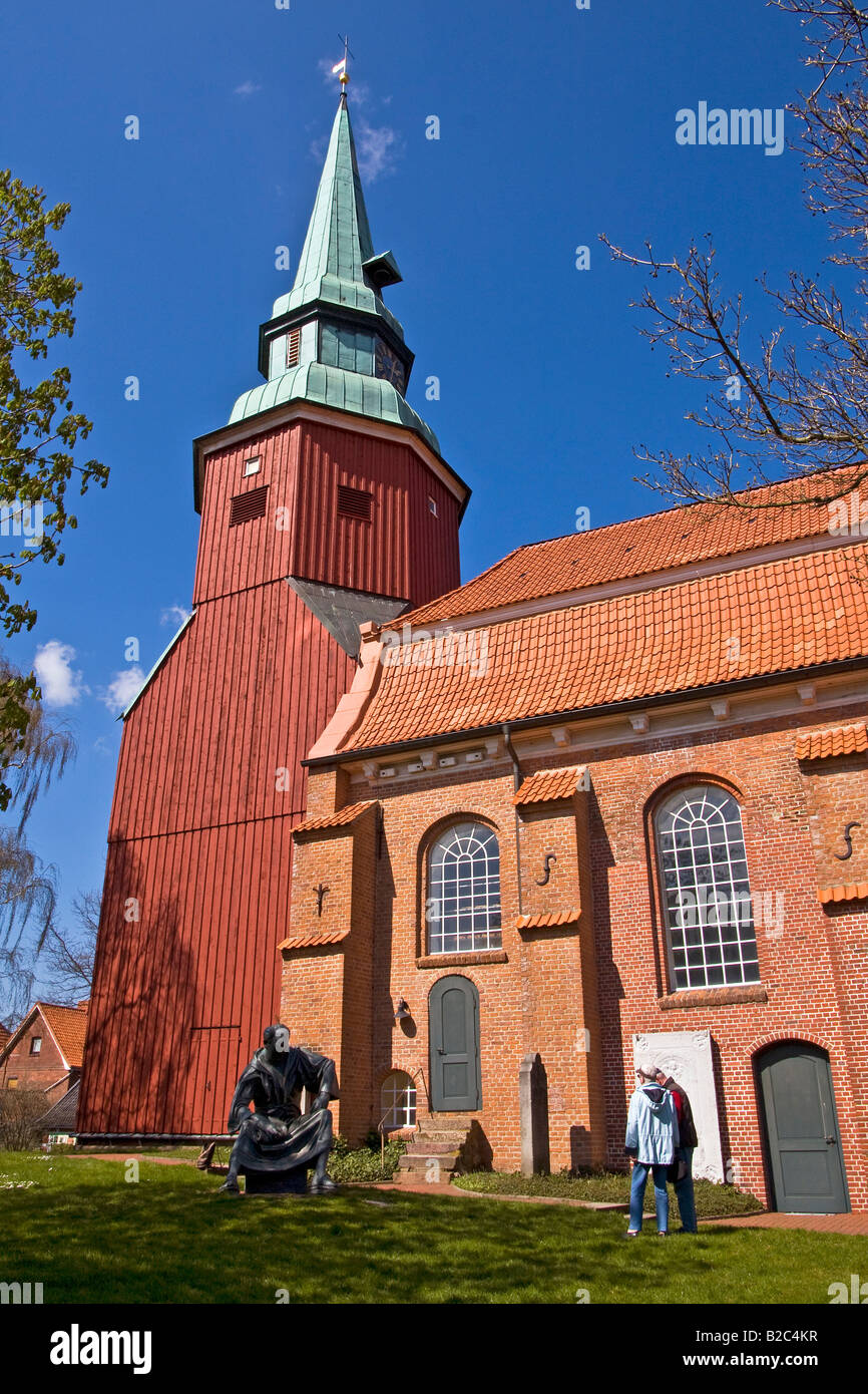 Historic St. Martini et Nicolai Church, Priester Heinrich, Priest Heinrich bronze, Steinkirchen, Altes Land, Lower Saxony Stock Photo