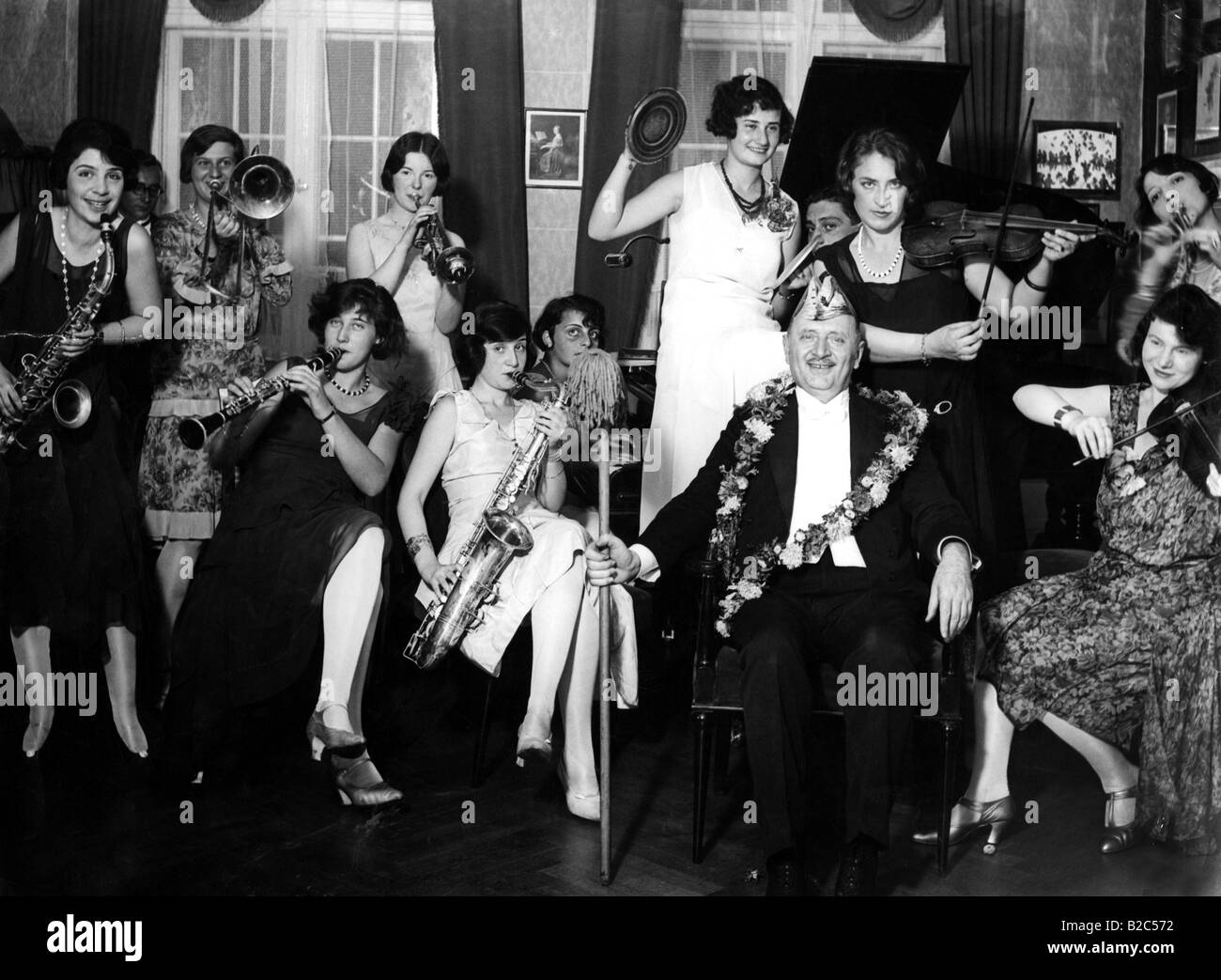 Women's Orchestra, party, historic picture from about 1915 Stock Photo