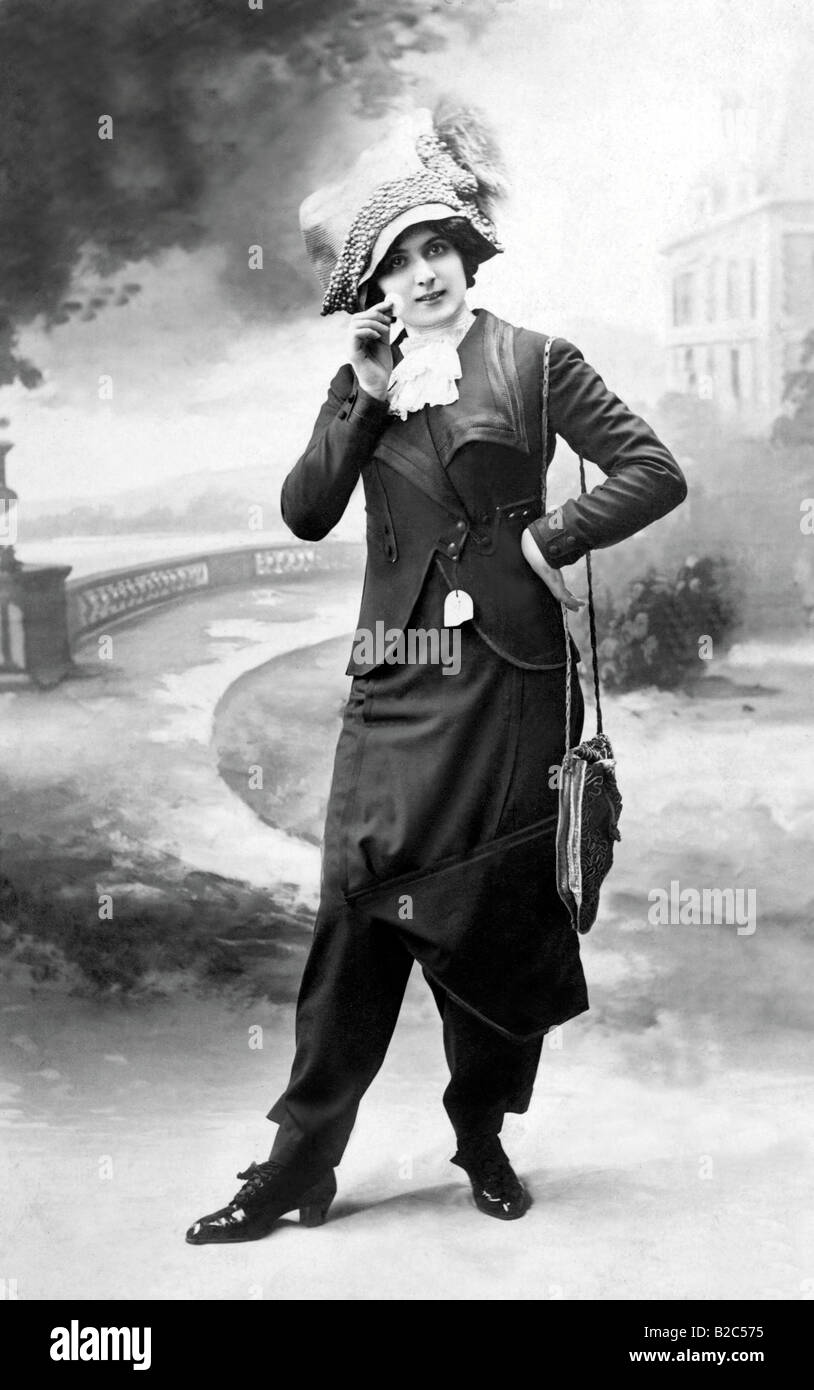 Fashion in 1900 Black and White Stock Photos & Images - Alamy