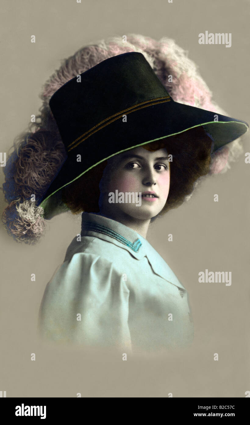 Portrait of a woman with a large hat, historical photo, circa 1910 Stock Photo