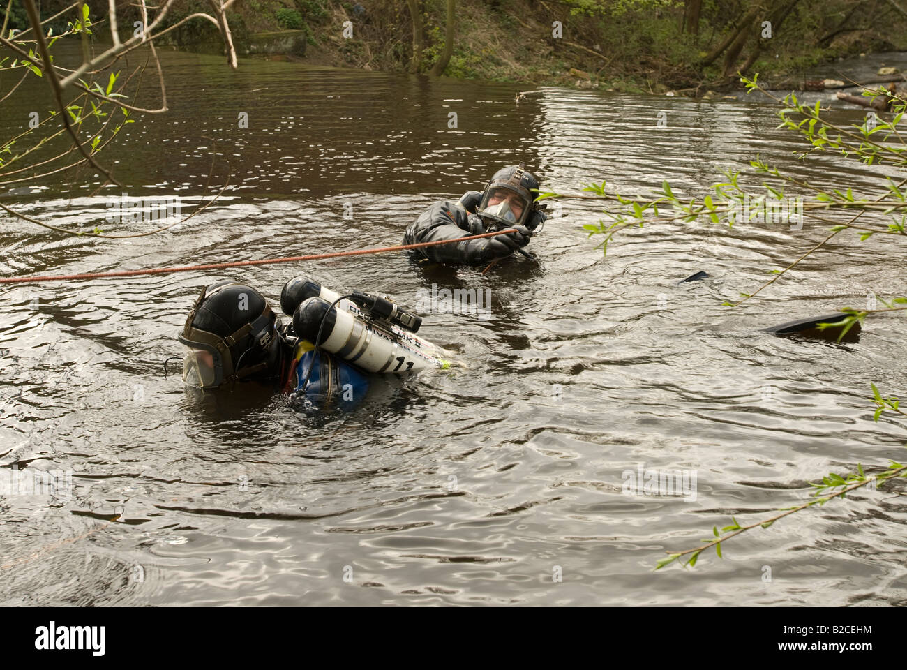 police-diver-part-of-the-forces-underwater-search-unit-stock-photo-alamy