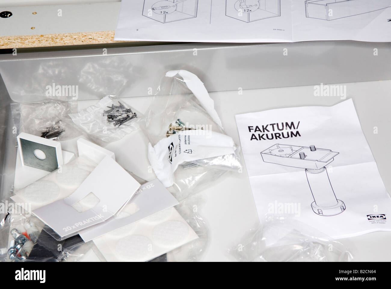 single components, package instructions basin Stock Photo