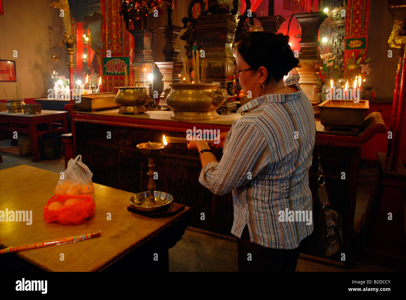Taoist ceremony hi-res stock photography and images - Alamy