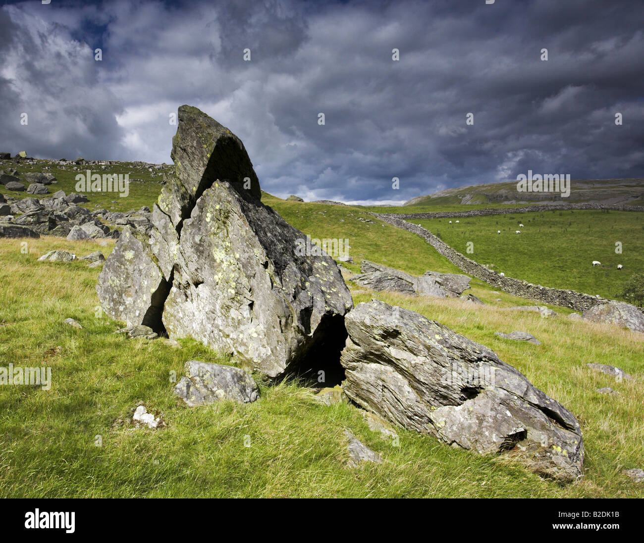 Glacial Erratics known as The Norber Boulders on Norber Brow near Austwick in The Yorkshire Dales U.K Stock Photo