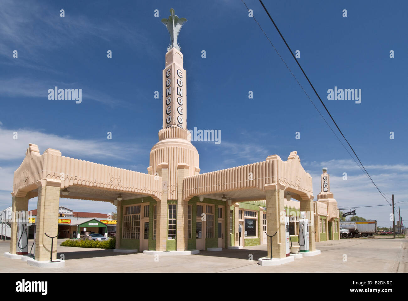 Texas Historic Old Route 66 Shamrock Tower Building U Drop Inn gas station coffee shop built 1936 in art deco style Stock Photo