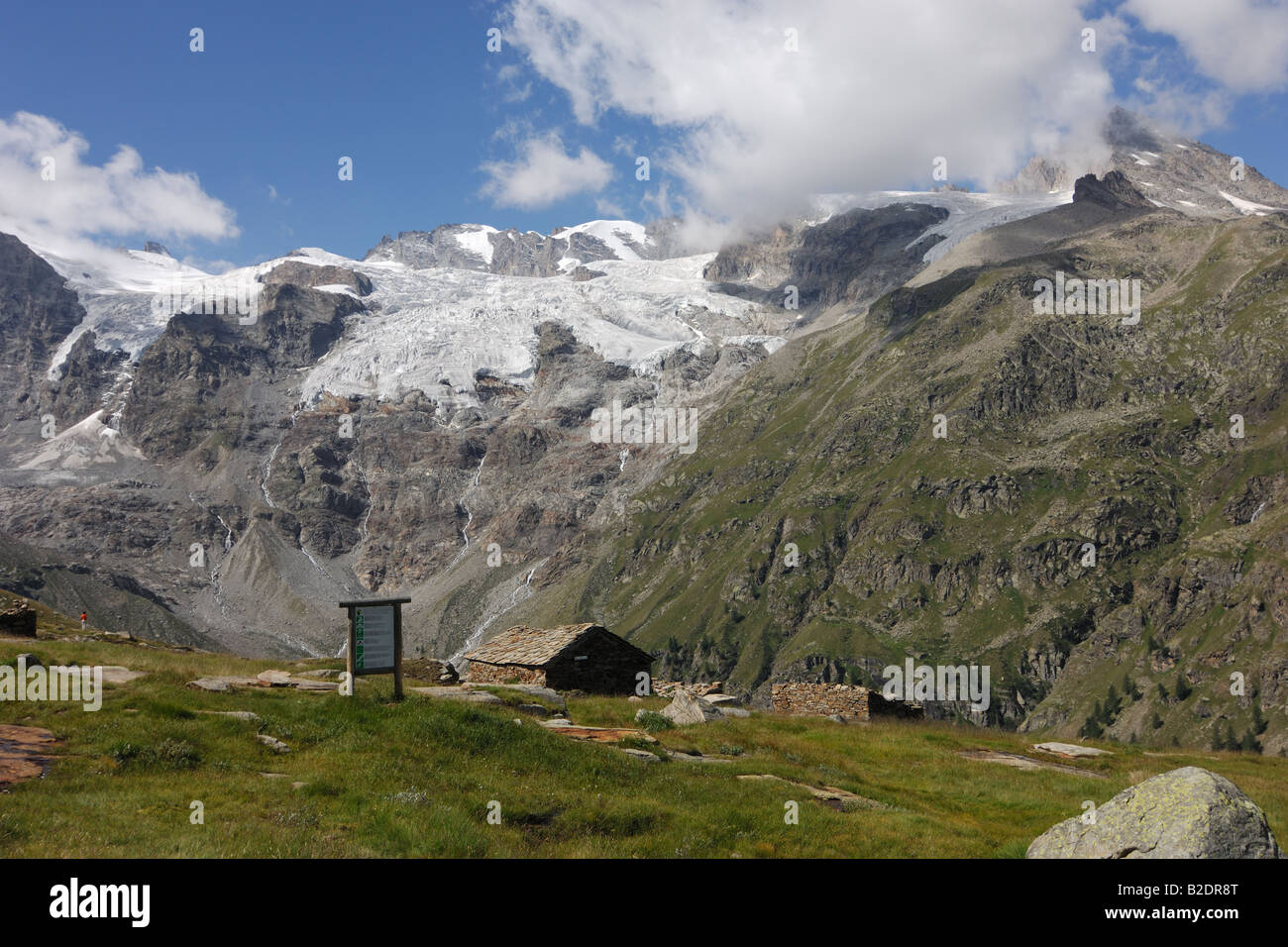mountain landscape glacier tribolazione prateria alpina dal Money montagna casolari  Cogne Parco Nazionale Gran Paradiso Valnont Stock Photo