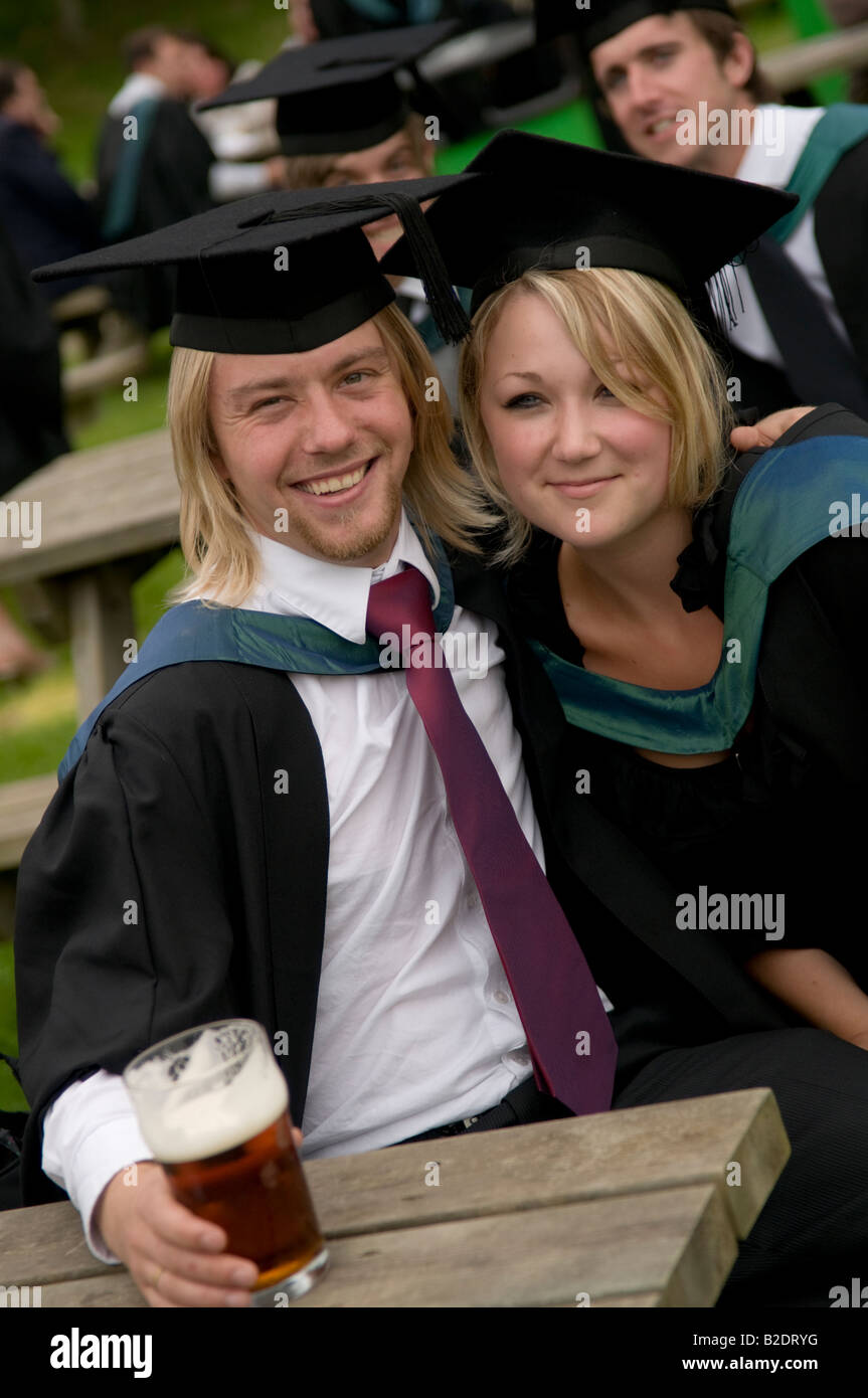 College students drinking beer hires stock photography and images Alamy