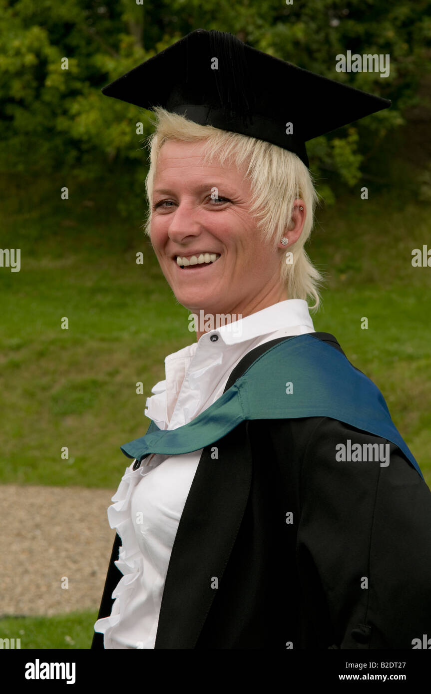 What to wear under graduation gown female uk cheap