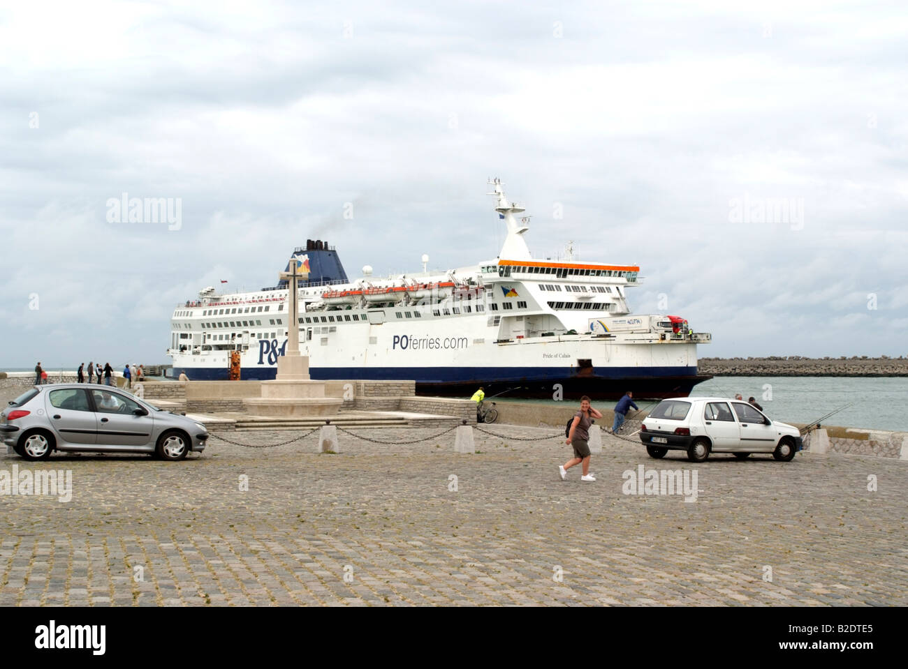 The Pride Of Calais Ferry Enters The Harbour At Calais France Europe the-pride-of-calais-ferry-enters-the-harbour-at-calais-france-europe