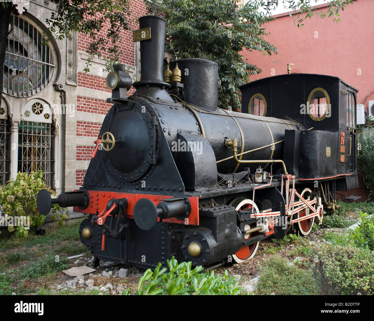 Orient Express Steam Engine: The original German built Krauss Orient  Express steam engine now on display outside main station Stock Photo - Alamy