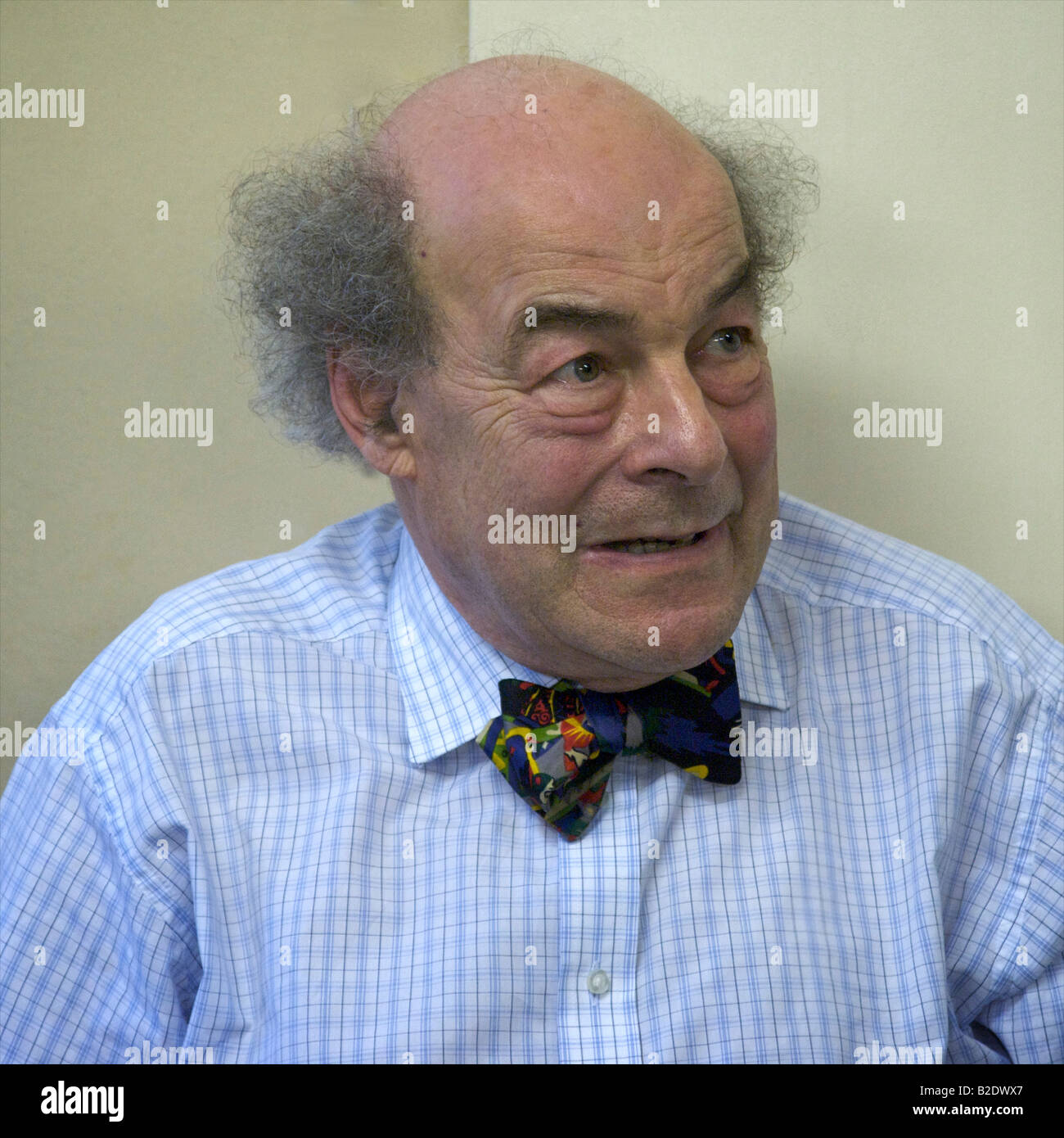 Heinz Wolff And Great Egg Race Hi res Stock Photography And Images Alamy