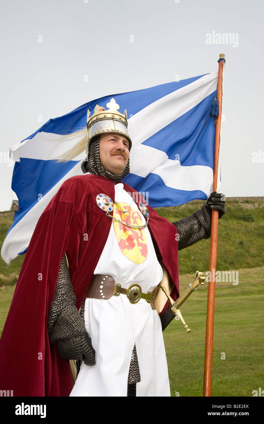photo Medieval Flags Of Scotland https www alamy com stock photo robert the bruce scottish king holding saltire flag or saint andrews 18748987 html