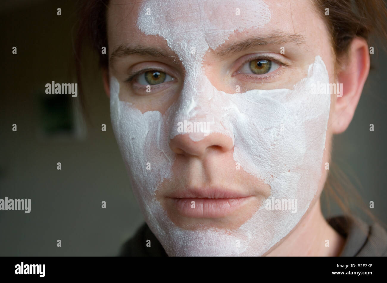 Mud mask hi-res stock photography and images - Alamy