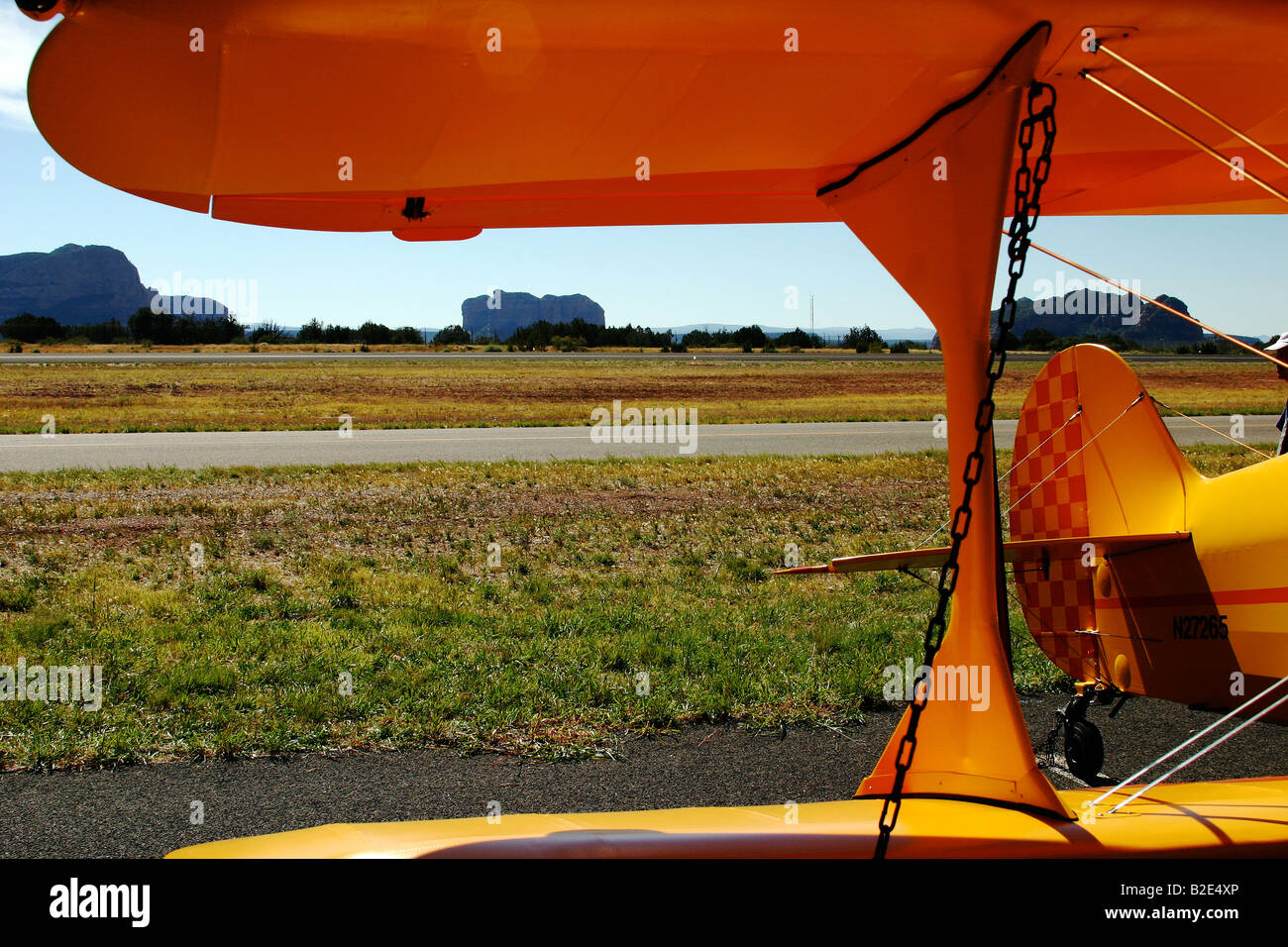 view of Sedona Airport thru wings of a bi-plane Stock Photo - Alamy