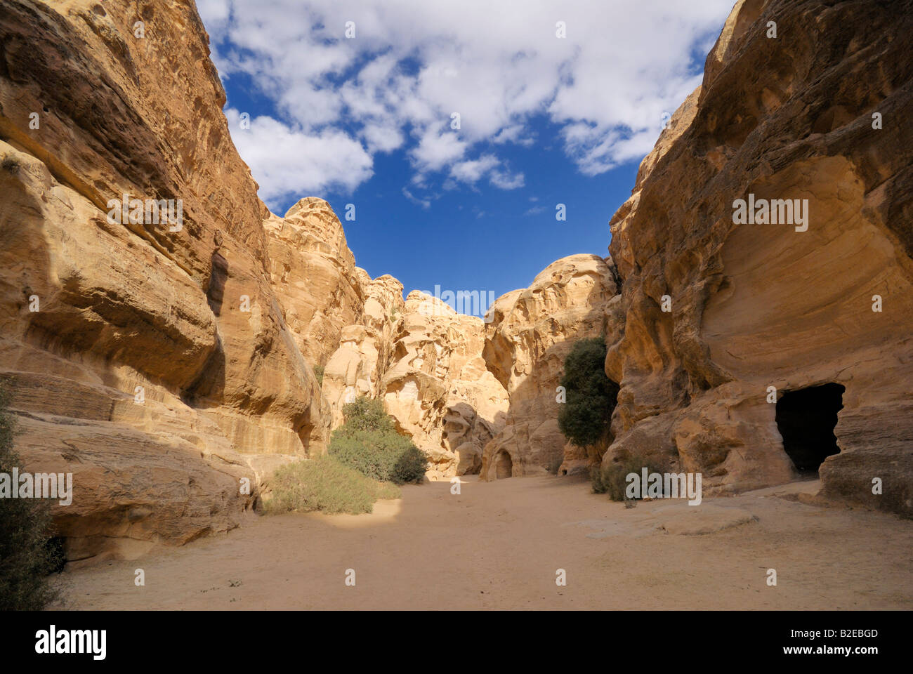 Color scene rock landscape hi-res stock photography and images - Alamy