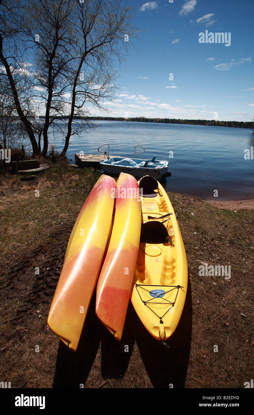 Lake winnipeg and canoes hires stock photography and images Alamy
