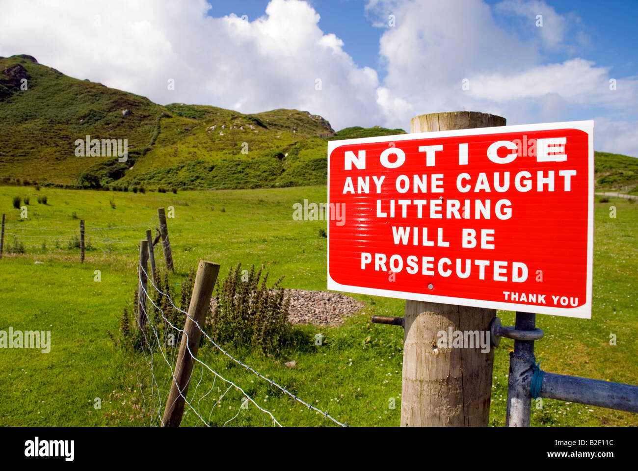 Maghera Ardara County Donegal Ireland A notice warning against littering the countryside Stock Photo