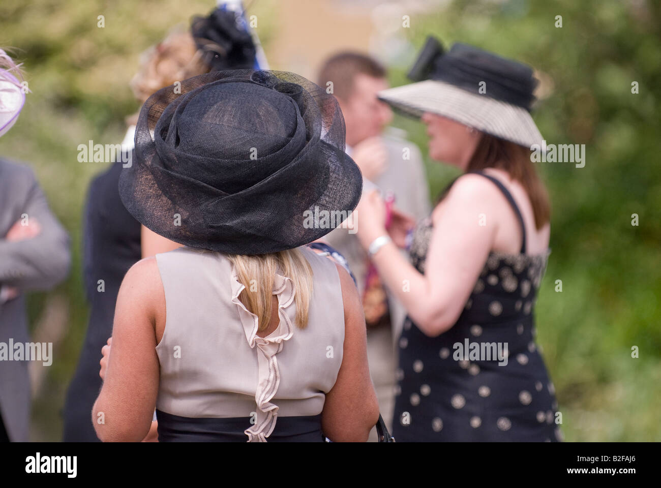 Royal ascot ladies hi-res stock photography and images - Alamy