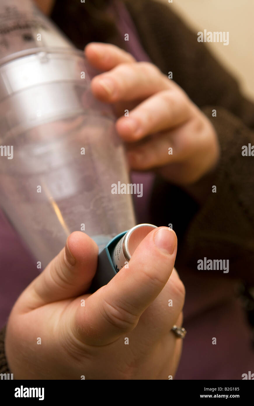 Volumatic spacer device inhaler hires stock photography and images Alamy