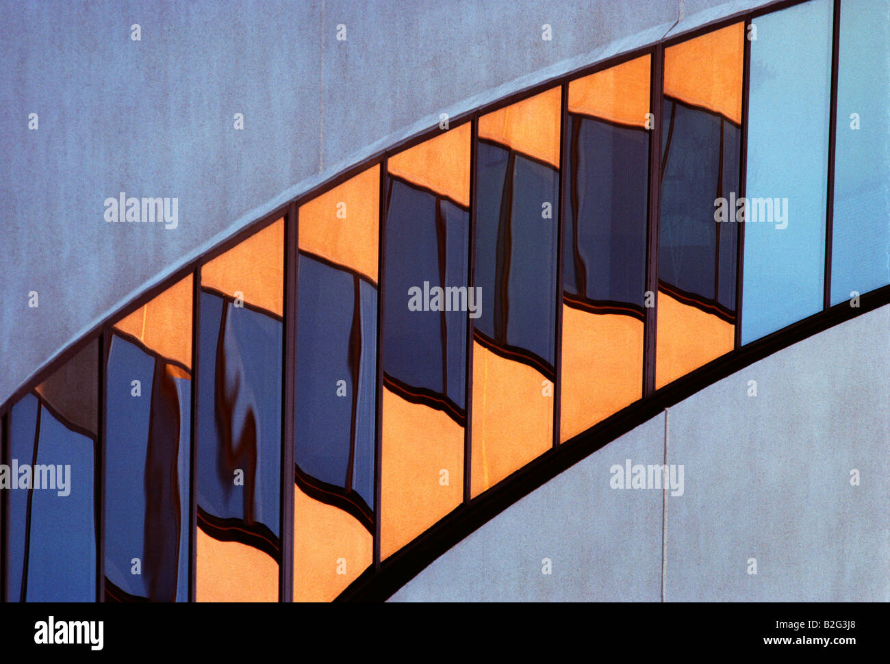 Curved glass hi-res stock photography and images - Alamy
