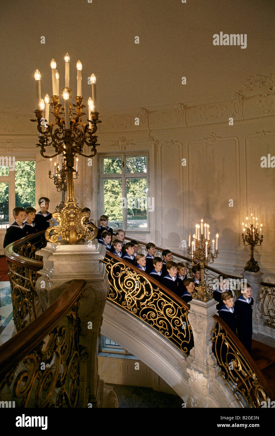 VIENNA BOYS CHOIR 1995 THE CHOIR HAS BEEN SINGING IN THE CHAPEL ROYAL OF THE IMPERIAL PALACE FOR 500 YEARS Stock Photo
