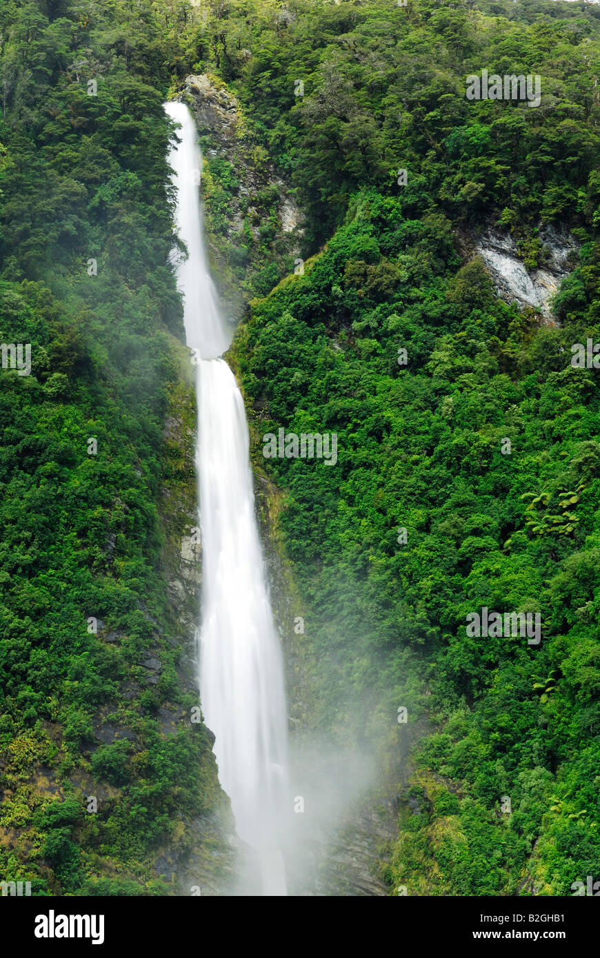 waterfall aotearoa cascade cataract fiordland np national park south island south west new zealand Stock Photo