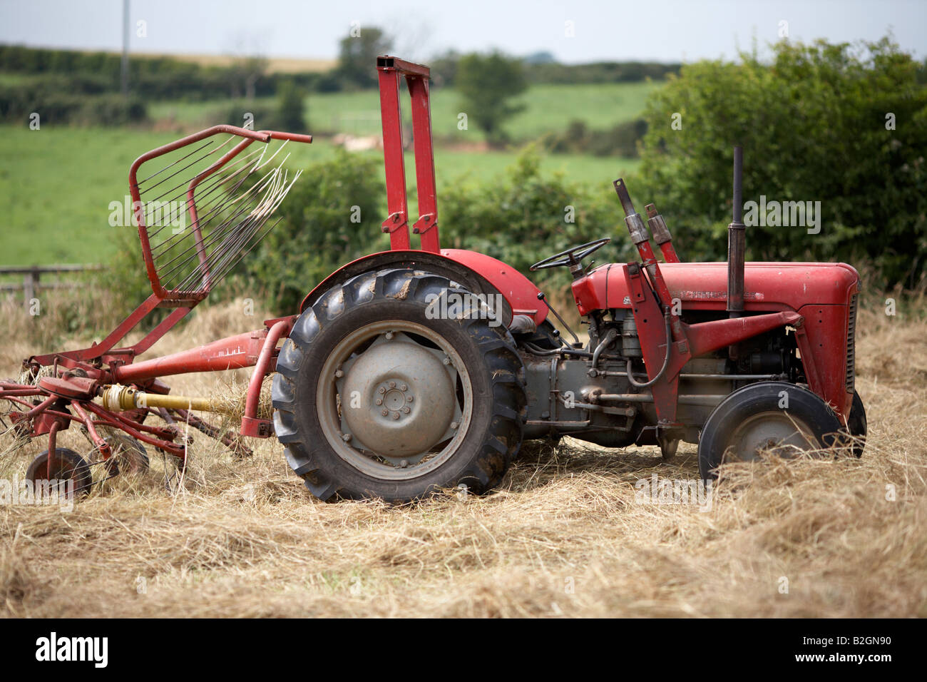 Massey Ferguson Tractor High Resolution Stock Photography And Images Alamy